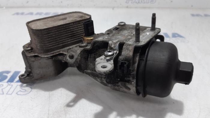 Oil filter holder from a Citroën C3 (SX/SW) 1.6 Blue HDi 75 16V 2018