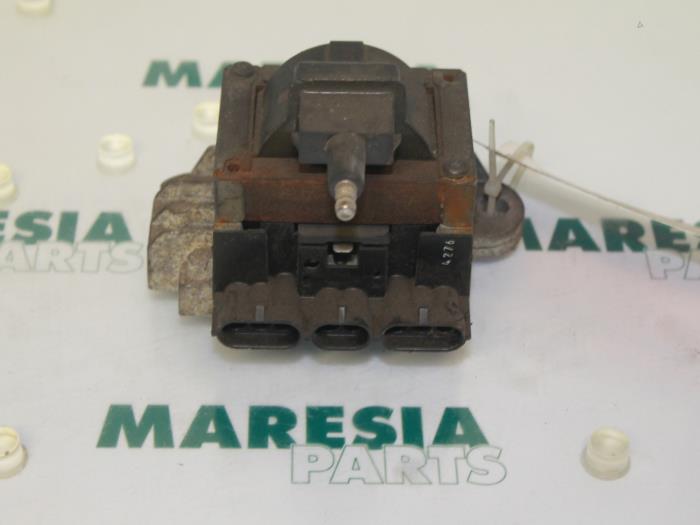 Usagé Bobine Renault Espace (JE) 2.0 16V Prix € 10,00 Règlement à la marge proposé par Maresia Parts