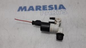 Used Windscreen washer pump Citroen Berlingo 1.6 HDi 90 Price € 10,00 Margin scheme offered by Maresia Parts
