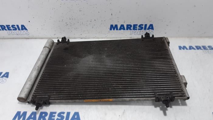 Usagé Condenseur de climatisation Peugeot 5008 I (0A/0E) 1.6 THP 16V Prix € 35,00 Règlement à la marge proposé par Maresia Parts