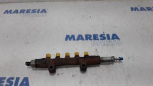 Used Fuel injector nozzle Citroen Jumper (U9) 2.2 HDi 120 Euro 4 Price € 102,85 Inclusive VAT offered by Maresia Parts
