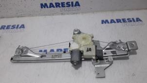 Używane Mechanizm szyby lewej tylnej wersja 4-drzwiowa Peugeot 5008 I (0A/0E) 1.6 THP 16V Cena € 75,00 Procedura marży oferowane przez Maresia Parts