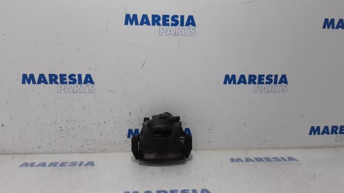 Gebrauchte Bremszange links vorne Renault Megane III Grandtour (KZ) 1.5 dCi 95 Preis € 25,00 Margenregelung angeboten von Maresia Parts