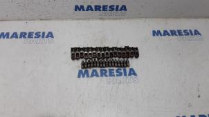 Used Rocker arm Peugeot 508 SW (8E/8U) 2.0 HDiF 16V Autom. Price € 60,00 Margin scheme offered by Maresia Parts
