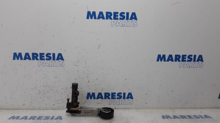 Usados Tensor correa múltiple Peugeot 207 CC (WB) 1.6 16V Precio € 25,00 Norma de margen ofrecido por Maresia Parts