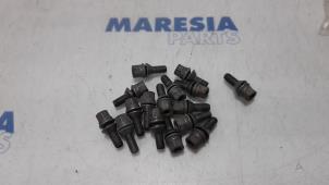 Used Set of wheel bolts Renault Zoé (AG) 65kW Price € 25,00 Margin scheme offered by Maresia Parts