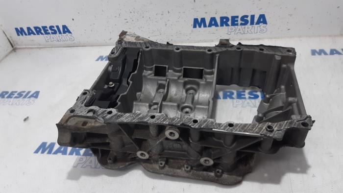 Gebrauchte Ölwanne Renault Trafic New (FL) 2.0 dCi 16V 115 Preis € 105,00 Margenregelung angeboten von Maresia Parts