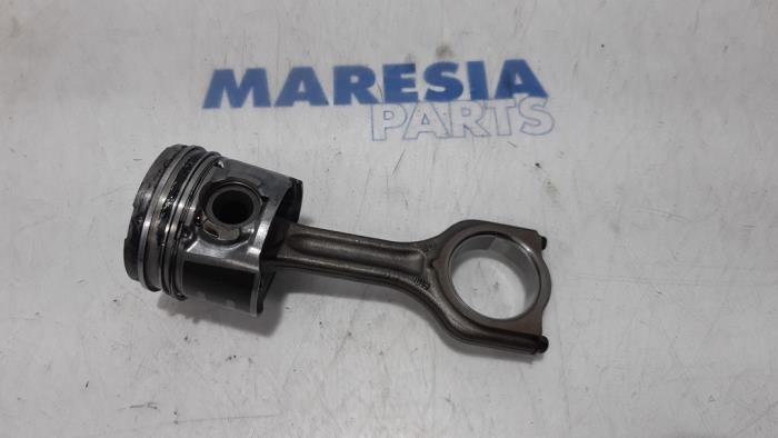 Gebrauchte Kolben Citroen C5 III Berline (RD) 1.6 HDiF 16V Preis € 75,00 Margenregelung angeboten von Maresia Parts