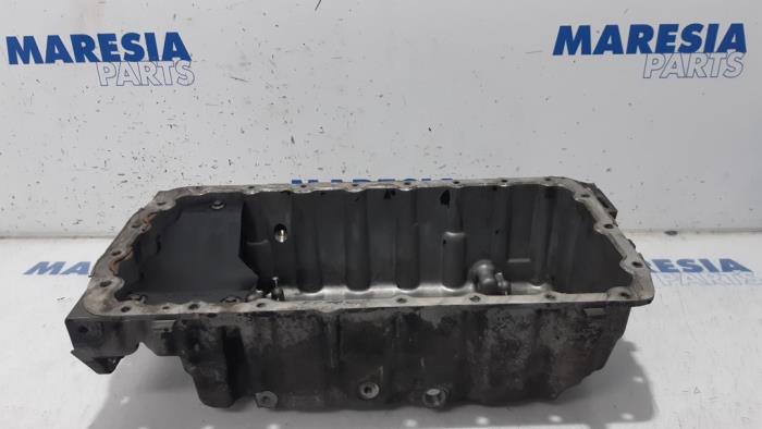 Sump from a Peugeot Expert (G9) 2.0 HDi 120 2007