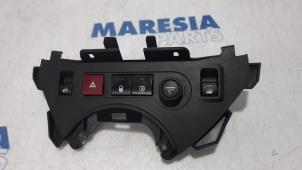 Używane Przelacznik swiatel awaryjnych Citroen Berlingo 1.6 VTi 95 16V Cena € 40,00 Procedura marży oferowane przez Maresia Parts
