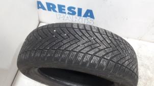 Used Winter tyre Renault Clio IV (5R) 0.9 Energy TCE 90 12V Price € 25,00 Margin scheme offered by Maresia Parts