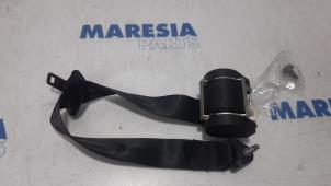 Begagnade Bakre säkerhetsbälte, vänster Peugeot 207 CC (WB) 1.6 16V Pris € 24,95 Marginaltabell erbjuds av Maresia Parts