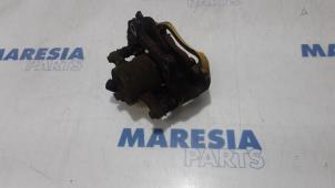 Used Front brake calliper, right Fiat Bravo (198A) 1.4 16V Price € 50,00 Margin scheme offered by Maresia Parts