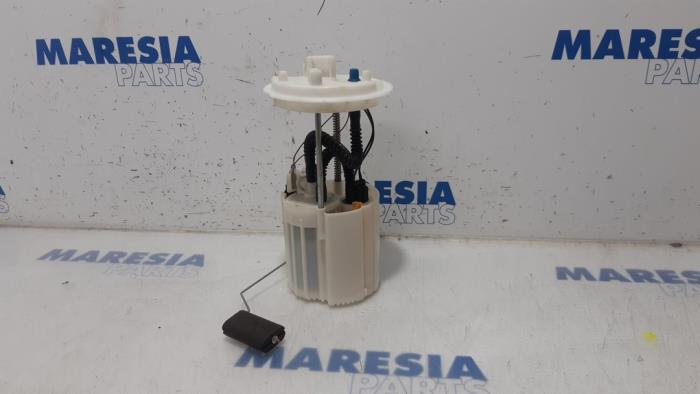 Usagé Pompe d'injection Fiat Bravo (198A) 1.4 16V Prix € 20,00 Règlement à la marge proposé par Maresia Parts