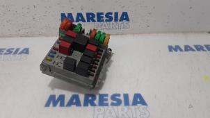 Usagé Boîte à fusibles Fiat Bravo (198A) 1.4 16V Prix € 50,00 Règlement à la marge proposé par Maresia Parts