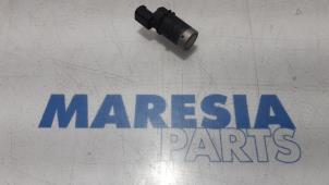 Usados Sensor PDC Renault Espace (JK) 2.0 dCi 16V 175 FAP Precio € 30,00 Norma de margen ofrecido por Maresia Parts