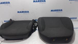 Używane Tapicerka fotela lewego Citroen C3 (SC) 1.2 VTi 82 12V Cena € 157,50 Procedura marży oferowane przez Maresia Parts