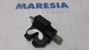 Used Tailgate lock mechanism Fiat Bravo (198A) 1.4 16V Price € 20,00 Margin scheme offered by Maresia Parts