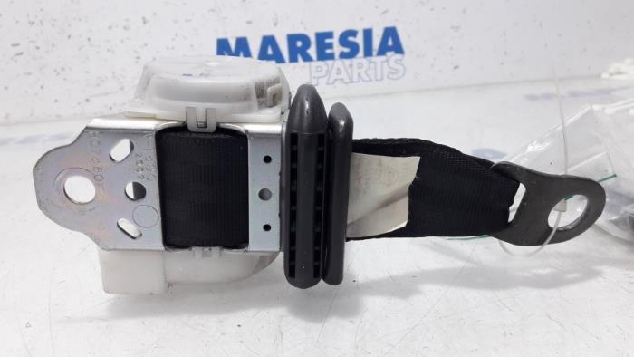 Rear seatbelt, right from a Peugeot 107 1.0 12V 2009