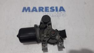 Used Front wiper motor Peugeot 107 1.0 12V Price € 25,00 Margin scheme offered by Maresia Parts