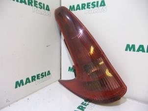 Used Taillight, left Peugeot 206 SW (2E/K) 1.4 HDi Price € 30,00 Margin scheme offered by Maresia Parts