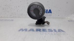 Gebrauchte Anzeige Innen Peugeot 107 1.0 12V Preis € 60,00 Margenregelung angeboten von Maresia Parts