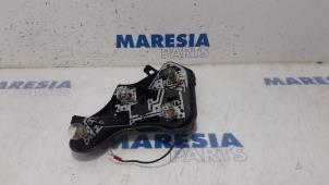 Usagé Circuit imprimé feu arrière droit Peugeot 308 (4A/C) 1.6 VTI 16V Prix € 30,00 Règlement à la marge proposé par Maresia Parts