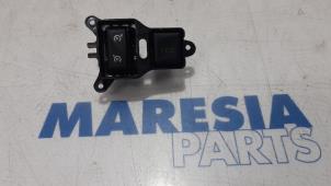 Used Cruise control switch Renault Clio IV (5R) 0.9 Energy TCE 90 12V Price € 40,00 Margin scheme offered by Maresia Parts