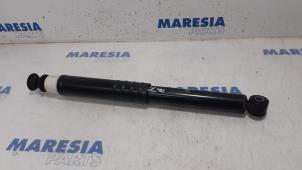 Used Rear shock absorber, right Renault Clio IV (5R) 0.9 Energy TCE 90 12V Price € 35,00 Margin scheme offered by Maresia Parts