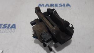 Used Front brake calliper, left Renault Espace (JK) 2.0 dCi 16V 150 FAP Price € 50,00 Margin scheme offered by Maresia Parts