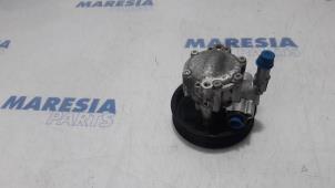 Used Power steering pump Renault Espace (JK) 2.0 dCi 16V 150 FAP Price € 105,00 Margin scheme offered by Maresia Parts