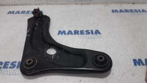 Used Front lower wishbone, right Peugeot 207 CC (WB) 1.6 16V Price € 30,00 Margin scheme offered by Maresia Parts