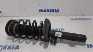 Usados Barra de amortiguador derecha delante Peugeot 207 CC (WB) 1.6 16V Precio € 40,00 Norma de margen ofrecido por Maresia Parts