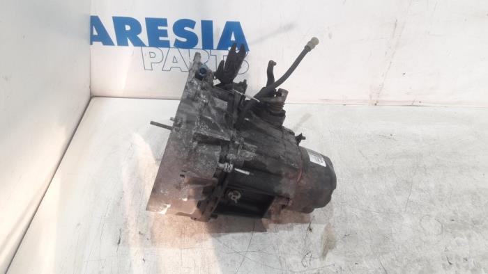 Gearbox from a Renault Clio III (BR/CR) 1.2 16V 75 2007
