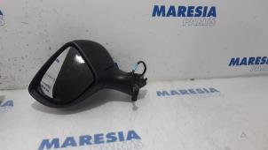 Used Wing mirror, left Renault Clio IV (5R) 1.5 Energy dCi 90 FAP Price € 65,00 Margin scheme offered by Maresia Parts
