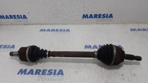 Used Front drive shaft, left Citroen C5 III Tourer (RW) 1.6 16V THP 155 Price € 75,00 Margin scheme offered by Maresia Parts