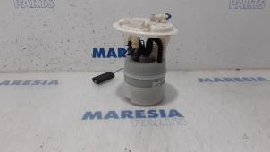 Używane Elektryczna pompa paliwa Citroen C5 III Tourer (RW) 1.6 16V THP 155 Cena € 25,00 Procedura marży oferowane przez Maresia Parts