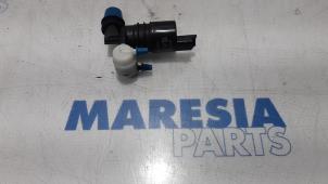 Używane Pompa spryskiwacza przód Citroen C5 III Tourer (RW) 1.6 16V THP 155 Cena € 10,00 Procedura marży oferowane przez Maresia Parts