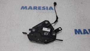 Used Convertible lock Peugeot 207 CC (WB) 1.6 16V Price € 75,00 Margin scheme offered by Maresia Parts
