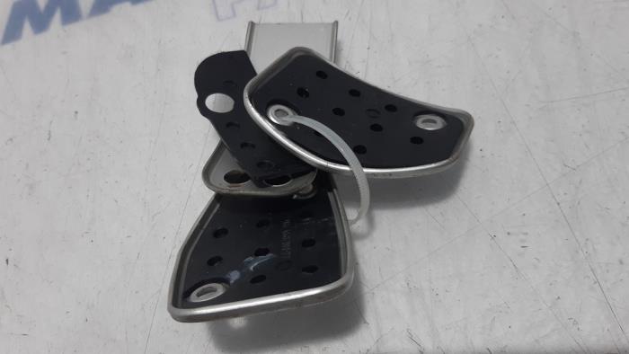 Set of pedals from a Peugeot 207 CC (WB) 1.6 16V 2011