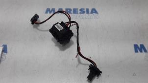 Used Heater resistor Peugeot 207 CC (WB) 1.6 16V Price € 20,00 Margin scheme offered by Maresia Parts