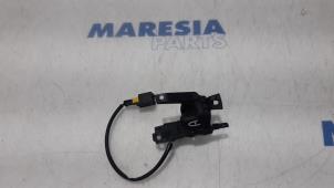 Gebrauchte Schalter Peugeot 207 CC (WB) 1.6 16V Preis € 50,00 Margenregelung angeboten von Maresia Parts