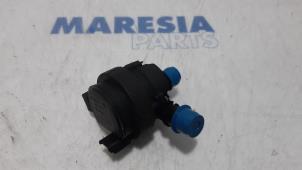 Used Additional water pump Renault Espace (RFCJ) 1.6 Energy dCi 160 EDC Price € 55,00 Margin scheme offered by Maresia Parts
