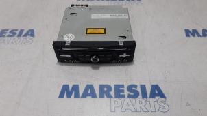 Usados Reproductor de CD y radio Peugeot 5008 I (0A/0E) 1.6 THP 16V Precio € 262,50 Norma de margen ofrecido por Maresia Parts