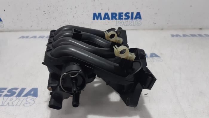 Używane Kolektor dolotowy Fiat Panda (141) 1100 IE 4x4 Van Cena € 35,00 Procedura marży oferowane przez Maresia Parts