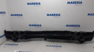 Used Rear bumper frame Renault Clio III (BR/CR) 1.2 16V 75 Price € 25,00 Margin scheme offered by Maresia Parts