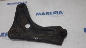 Used Front lower wishbone, left Peugeot 207/207+ (WA/WC/WM) 1.6 16V GT THP Price € 25,00 Margin scheme offered by Maresia Parts
