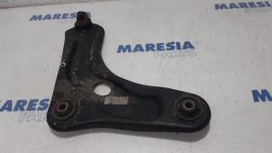 Used Front lower wishbone, right Peugeot 207/207+ (WA/WC/WM) 1.6 16V GT THP Price € 25,00 Margin scheme offered by Maresia Parts