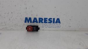 Used Panic lighting switch Renault Clio III (BR/CR) 1.2 16V 75 Price € 20,00 Margin scheme offered by Maresia Parts