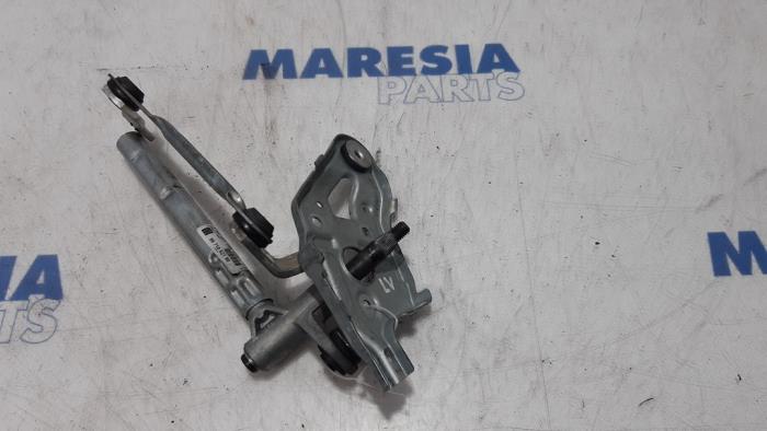 Begagnade Torkarmekanism Peugeot 5008 I (0A/0E) 1.6 THP 16V Pris € 49,99 Marginaltabell erbjuds av Maresia Parts